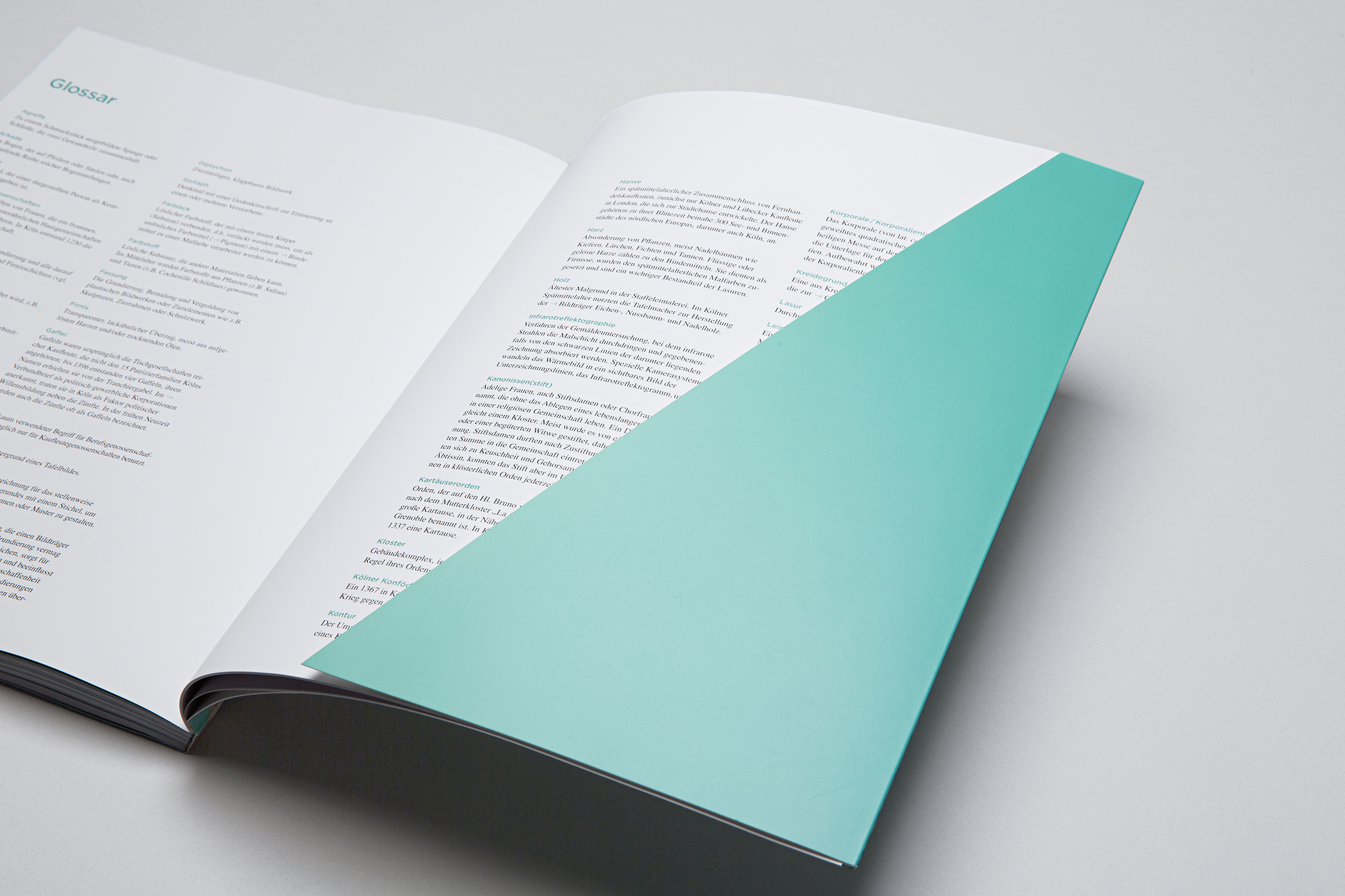 aufgeschlagener Katalog