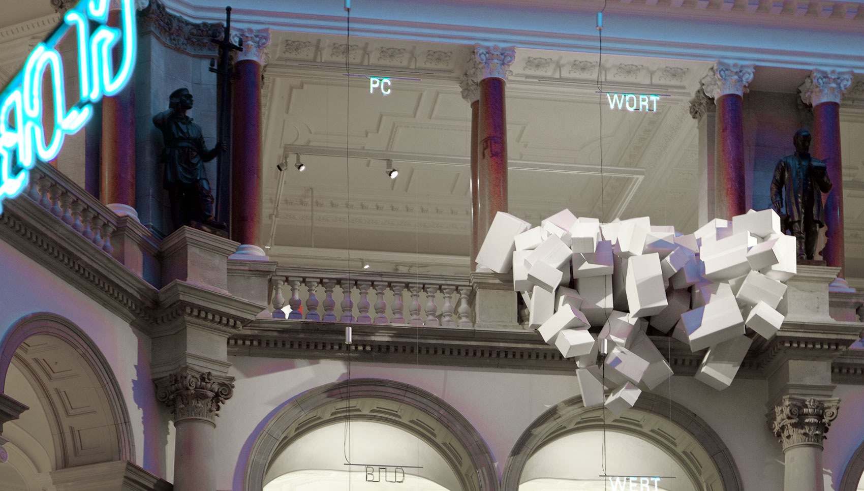 Rauminstallation "schwebende weiße Kisten"