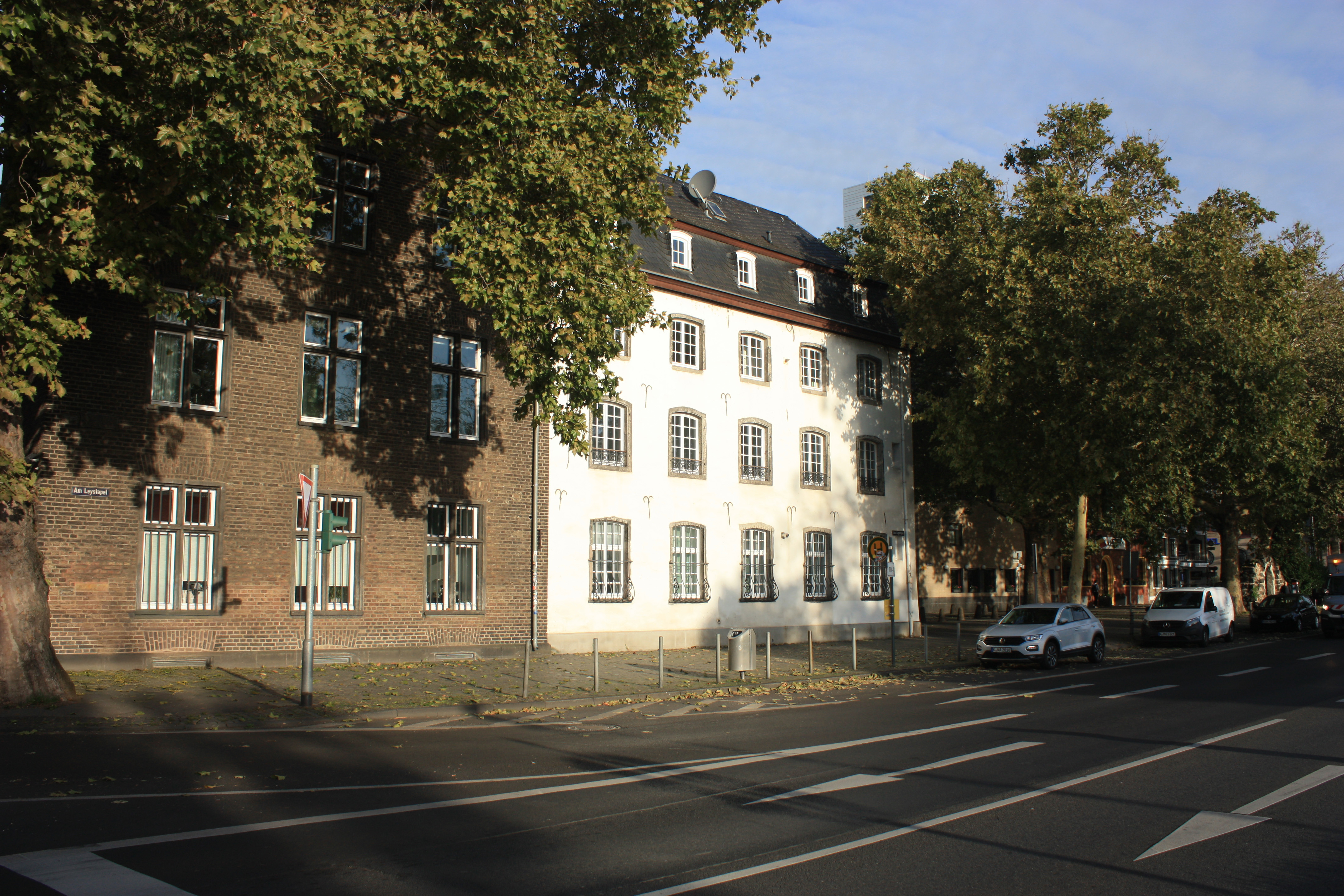 res d Bürogebäude von außen