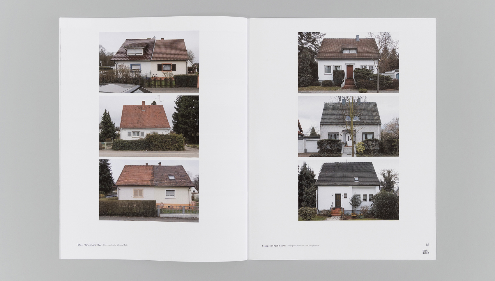 Aufgeschlagene Doppelseite der Broschüre "Feel the House"