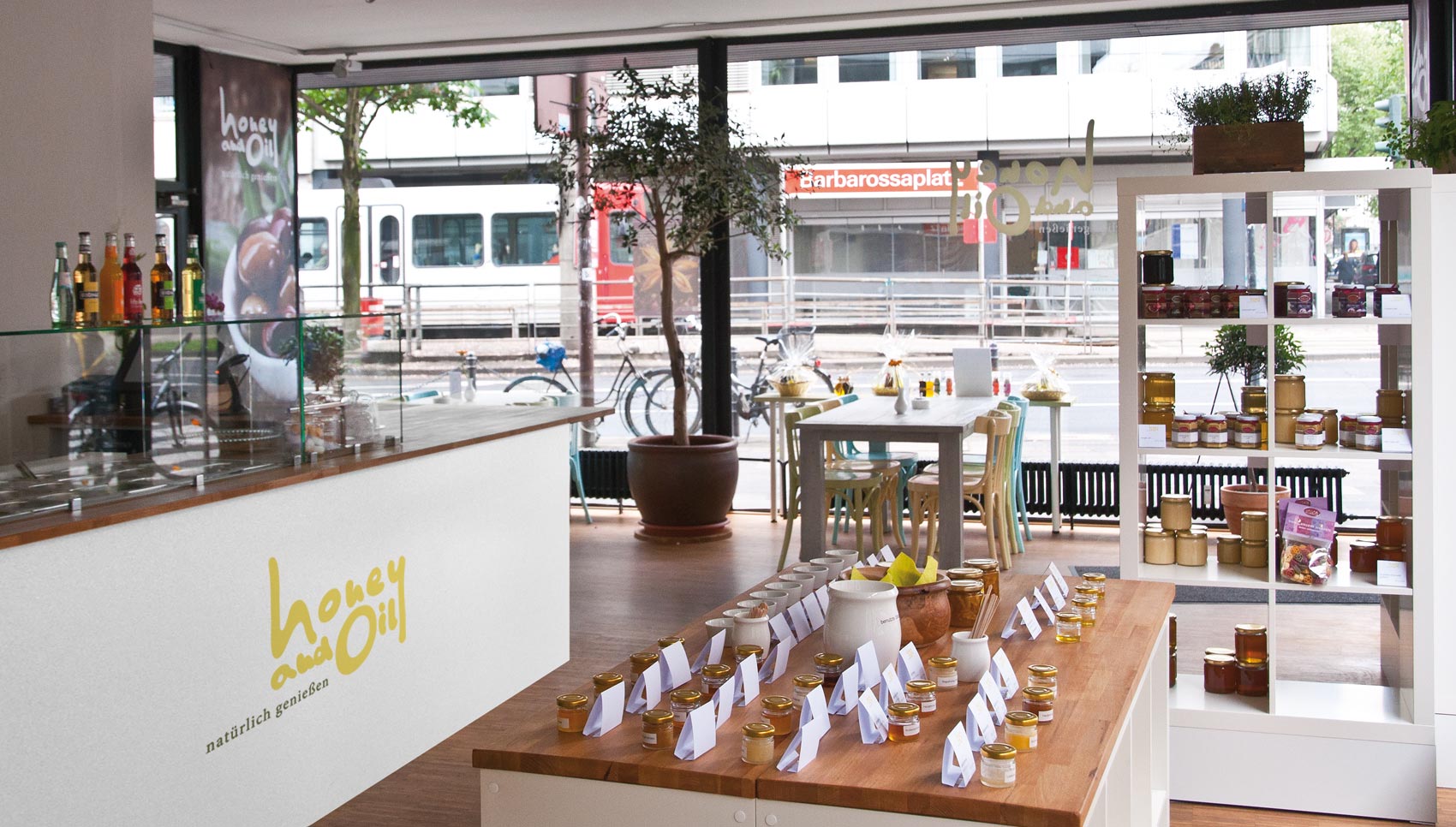 Ladenlokal „honey and oil“ von innen