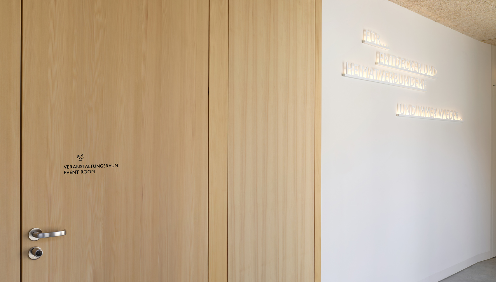 Detailansicht Orientierungsbeschriftung im Innenraum