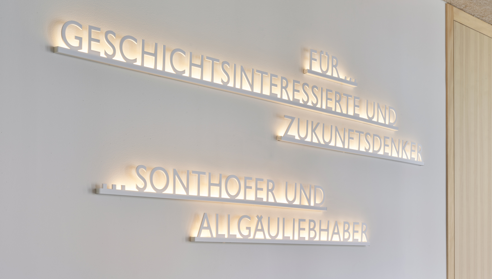 Detailansicht Orientierungsbeschriftung im Innenraum