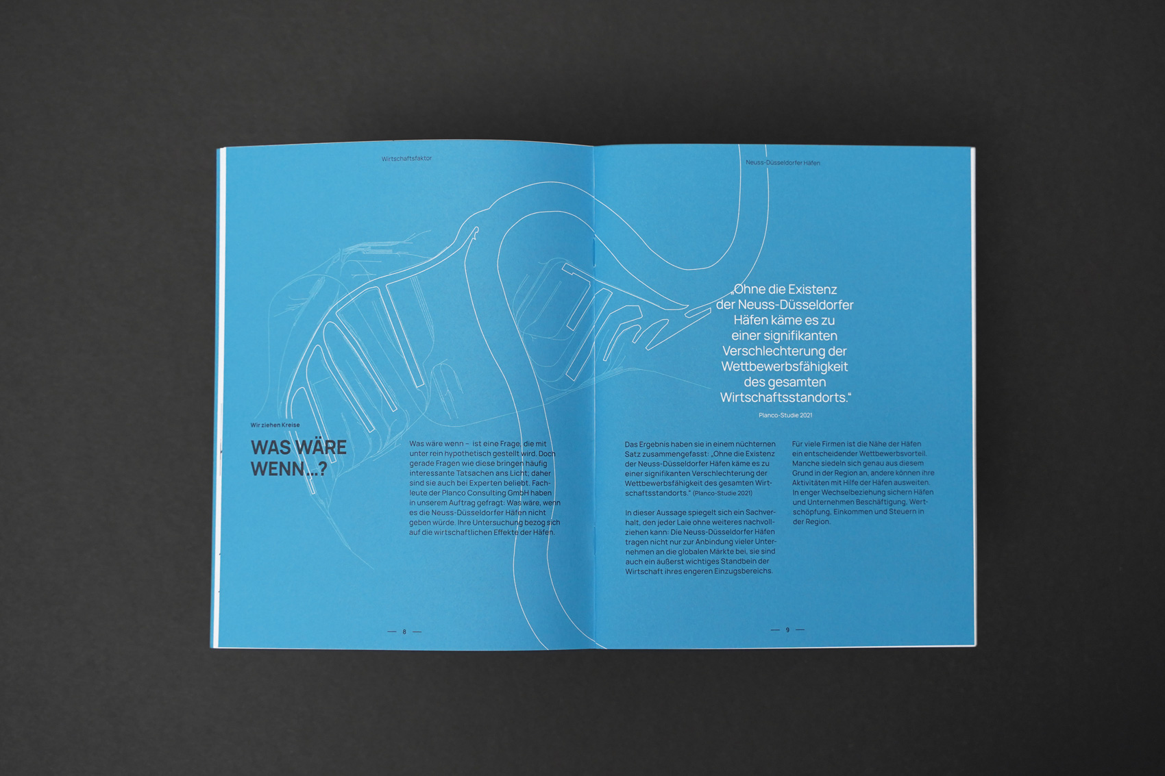 Aufgeschlagene Doppelseite mit Illustration und Text