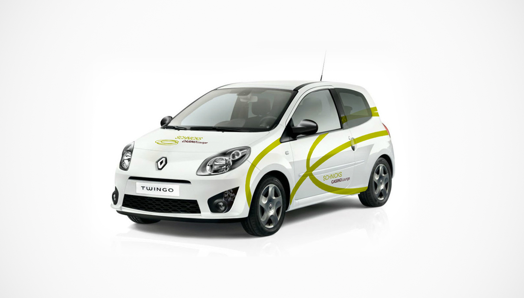 Fahrzeugbeklebung mit Logo und Gestaltungselementen