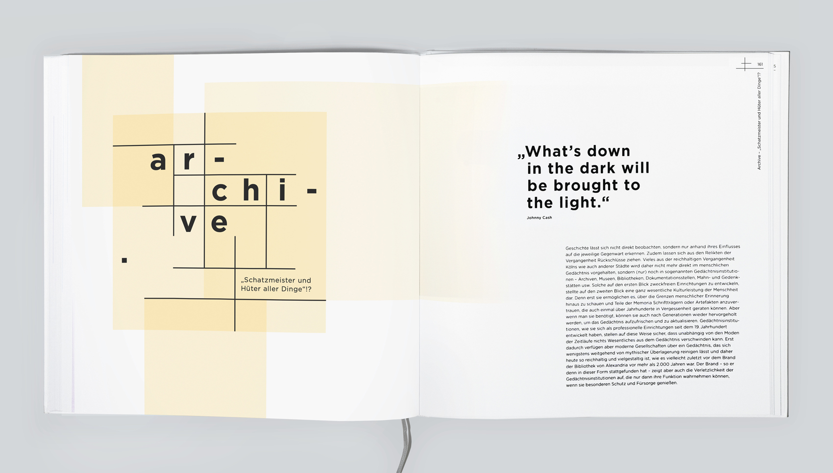 Aufgeschlagene Doppelseite des Buches