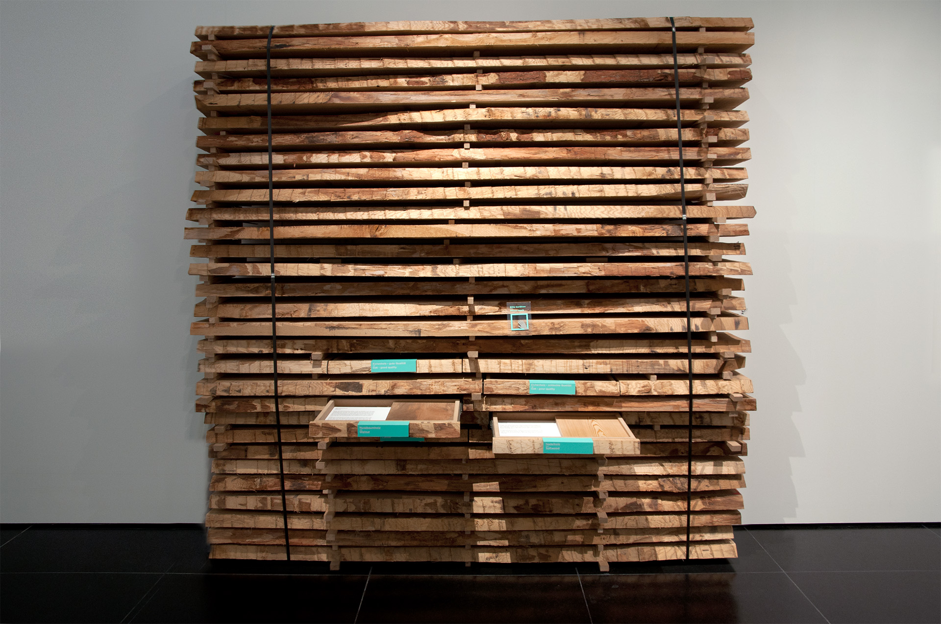 Baumscheibenstapel mit Auszügen