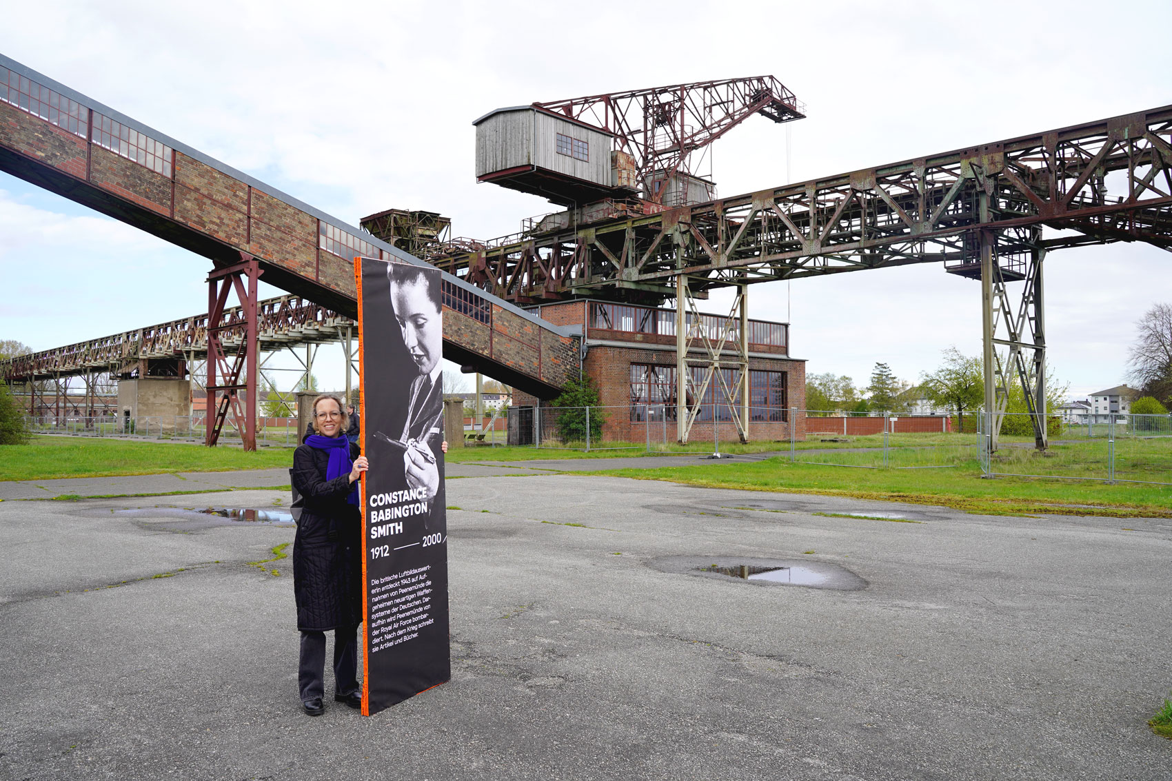 Testaufbau einer Infostehle im Außenbereich