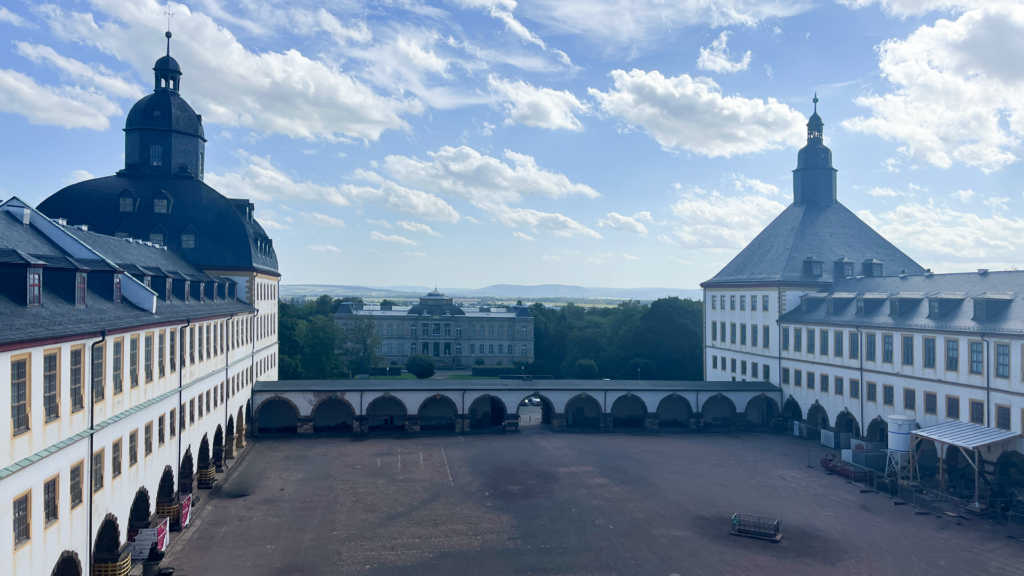 Innenhof von Schloss Friedenstein in Gotha mit Blick auf das Herzogliche Museum